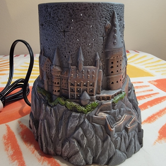 NIB Scentsy Wizarding World Harry Potter Hogwarts Castle Warmer - Picture 5 of 8